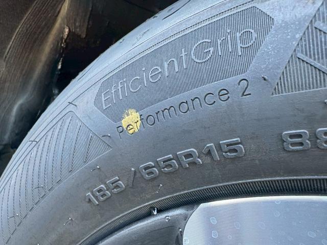 フリード ｅ：ＨＥＶクロスター　ホンダセンシング　純正１１．４インチナビ　マルチビューカメラ　後退出庫サポート　専用１５インチＡＷ　車線逸脱警告　追従クルコン　シートヒーター　両側電動スライドドア　ルーフレール　取説　保証書（22枚目）