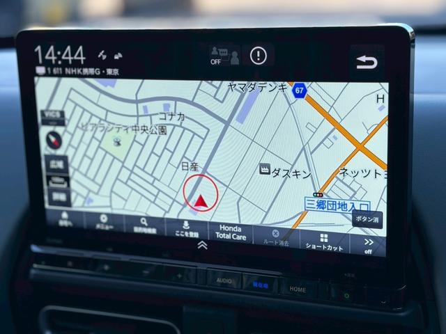 フリード ｅ：ＨＥＶクロスター　ホンダセンシング　純正１１．４インチナビ　マルチビューカメラ　後退出庫サポート　専用１５インチＡＷ　車線逸脱警告　追従クルコン　シートヒーター　両側電動スライドドア　ルーフレール　取説　保証書（28枚目）