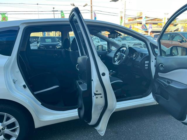 ノート e-パワー X 禁煙 エマージェンシーブレーキ 車線逸脱警告 マルチビューカメラ コーナーセンサー 純正7型ナビ デジタルインナーミラー 純正15インチアルミ ETC 記録簿 取扱説明書 保証書 スペアキー(15枚目)
