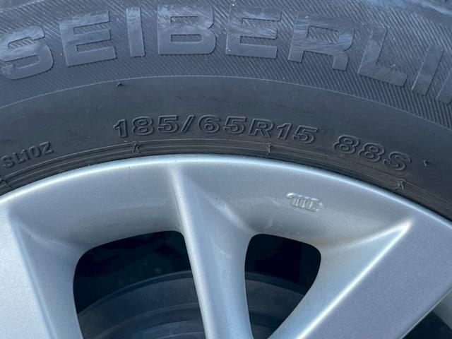 ノート e-パワー X 禁煙 エマージェンシーブレーキ 車線逸脱警告 マルチビューカメラ コーナーセンサー 純正7型ナビ デジタルインナーミラー 純正15インチアルミ ETC 記録簿 取扱説明書 保証書 スペアキー(23枚目)