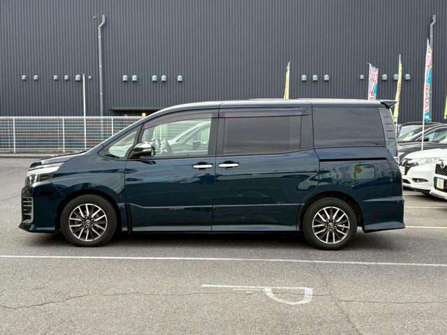 ヴォクシー ZS 煌II 禁煙 トヨタセーフティセンス アルパイン11型ナビ 車線逸脱警告 両側電動スライドドア バックカメラ ETC コーナーセンサー フルセグTV Rスポイラー スペアキー ドラレコ 取扱説明書 保証書(10枚目)