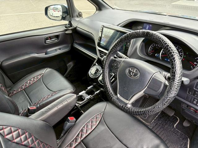 ヴォクシー ZS 煌II 禁煙 トヨタセーフティセンス アルパイン11型ナビ 車線逸脱警告 両側電動スライドドア バックカメラ ETC コーナーセンサー フルセグTV Rスポイラー スペアキー ドラレコ 取扱説明書 保証書(12枚目)