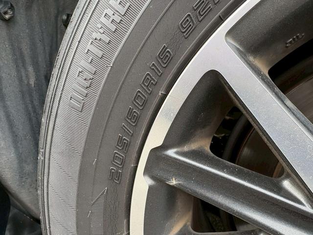 ヴォクシー ZS 煌II 禁煙 トヨタセーフティセンス アルパイン11型ナビ 車線逸脱警告 両側電動スライドドア バックカメラ ETC コーナーセンサー フルセグTV Rスポイラー スペアキー ドラレコ 取扱説明書 保証書(24枚目)