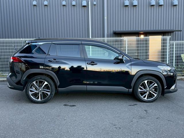 カローラクロス ハイブリッド　Ｚ　禁煙　トヨタセーフティセンス　４ＷＤ　パノラミックルーフ　寒冷地仕様　８インチディスプレイオーディオ　マルチビューカメラ　電動シート　シートヒーター　パワーバックドア　記録簿　取扱説明書　保証書（7枚目）