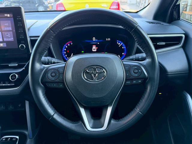 カローラクロス ハイブリッド　Ｚ　禁煙　トヨタセーフティセンス　４ＷＤ　パノラミックルーフ　寒冷地仕様　８インチディスプレイオーディオ　マルチビューカメラ　電動シート　シートヒーター　パワーバックドア　記録簿　取扱説明書　保証書（21枚目）