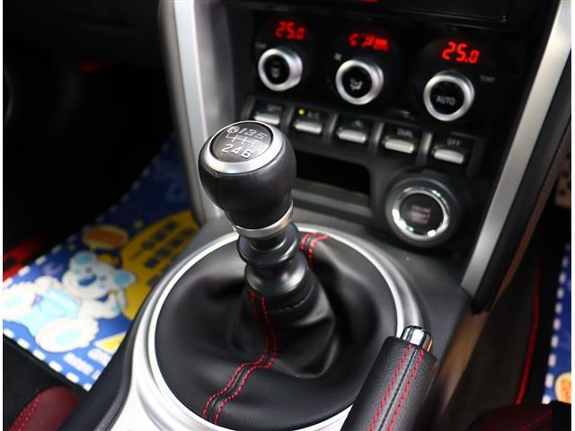 ＢＲＺ ＳＴＩ　スポーツ　ダイアトーンナビ　フルセグ　バックカメラ　スマートキー　ＥＴＣ２．０　純正１８インチアルミ　ＬＥＤヘッドライト＆フォグ　専用ハーフレザーシート　ブレンボキャリパー（12枚目）