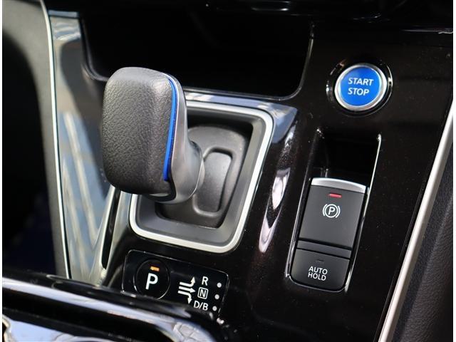 セレナ ｅ－パワー　ハイウェイスターＶ　ワンオーナー　純正１０インチメモリーナビ　フルセグ　全方位カメラ　純正１５インチアルミ　ＬＥＤヘッドライト　オートハイビーム　後席モニター　デジタルインナーミラー（10枚目）