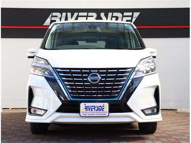 セレナ ｅ－パワー　ハイウェイスターＶ　ワンオーナー　純正１０インチメモリーナビ　フルセグ　全方位カメラ　純正１５インチアルミ　ＬＥＤヘッドライト　オートハイビーム　後席モニター　デジタルインナーミラー（21枚目）