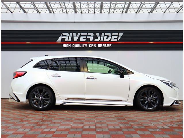 カローラツーリング ハイブリッド ダブルバイビー 10.5インチコネクティッドナビ フルセグ バックカメラ スマートキー モデリスタエアロ 純正17インチアルミ 前後ドライブレコーダー BSM レーダークルコン ハーフレザー(5枚目)