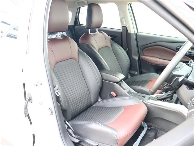 フロンクス ベースグレード 純正9インチナビ フルセグ 全方位カメラ スマートキー LEDヘッドライト 純正16インチアルミ 置くだけ充電 HUD BSM ハーフレザーシート シートヒーター レーダークルコ(14枚目)