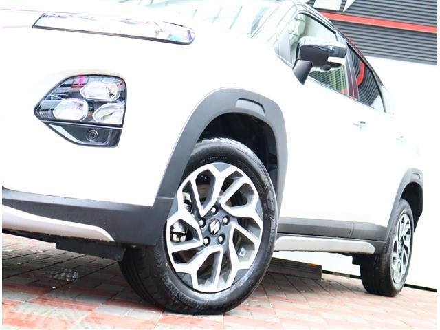 フロンクス ベースグレード 純正9インチナビ フルセグ 全方位カメラ スマートキー LEDヘッドライト 純正16インチアルミ 置くだけ充電 HUD BSM ハーフレザーシート シートヒーター レーダークルコ(20枚目)