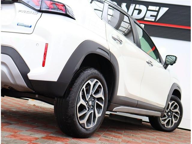 フロンクス ベースグレード 純正9インチナビ フルセグ 全方位カメラ スマートキー LEDヘッドライト 純正16インチアルミ 置くだけ充電 HUD BSM ハーフレザーシート シートヒーター レーダークルコ(25枚目)