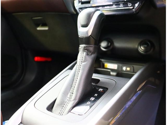 フロンクス ベースグレード 純正9インチナビ フルセグ 全方位カメラ スマートキー LEDヘッドライト 純正16インチアルミ 置くだけ充電 HUD BSM ハーフレザーシート シートヒーター レーダークルコ(33枚目)