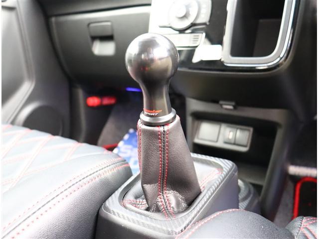 アルトワークス ベースグレード 社外メモリーナビ フルセグ バックカメラ スマートキー ETC 純正15インチアルミ HKSマフラー 革調シートカバー HIDライト&フォグ 4WD(13枚目)