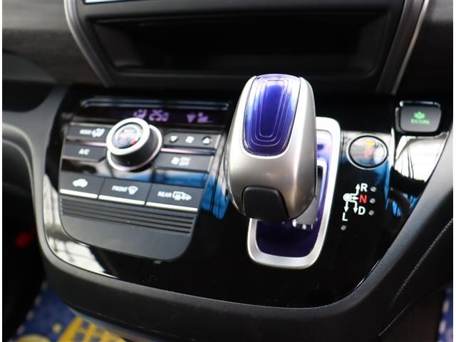 フリードハイブリッド ハイブリッド・Ｇホンダセンシング　純正９インチメモリーナビフルセグバックカメラスマートキーエアロバンパー純正１５インチアルミＬＥＤヘッドライト＆フォグ両側電動スライドステアリモコンレーダークルコンハーフレザーシートホンダセンシング（12枚目）