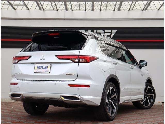 アウトランダーＰＨＥＶ Ｐ　純正９インチメモリーナビ　フルセグ　全方位カメラ　スマートキー　純正２０インチアルミ　スポーティパッケージ　エレガントパッケージ　マイパイロット　サンルーフ（6枚目）