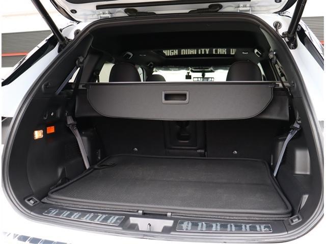 アウトランダーＰＨＥＶ Ｐ　純正９インチメモリーナビ　フルセグ　全方位カメラ　スマートキー　純正２０インチアルミ　スポーティパッケージ　エレガントパッケージ　マイパイロット　サンルーフ（19枚目）