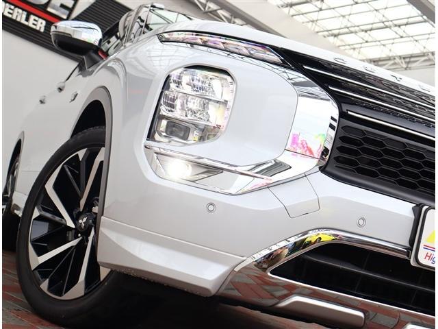 アウトランダーＰＨＥＶ Ｐ　純正９インチメモリーナビ　フルセグ　全方位カメラ　スマートキー　純正２０インチアルミ　スポーティパッケージ　エレガントパッケージ　マイパイロット　サンルーフ（24枚目）