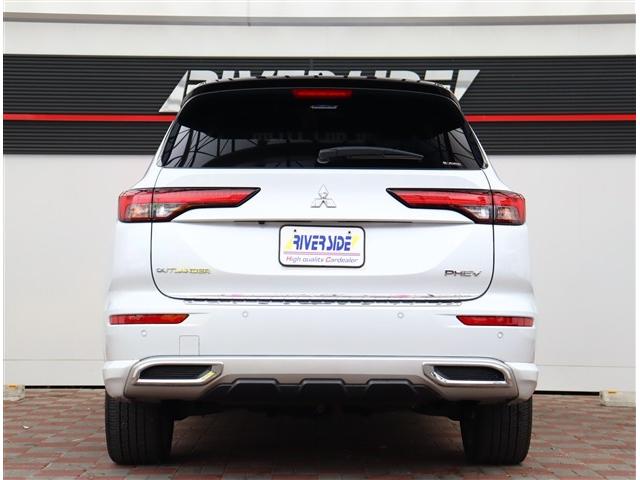 アウトランダーＰＨＥＶ Ｐ　純正９インチメモリーナビ　フルセグ　全方位カメラ　スマートキー　純正２０インチアルミ　スポーティパッケージ　エレガントパッケージ　マイパイロット　サンルーフ（30枚目）