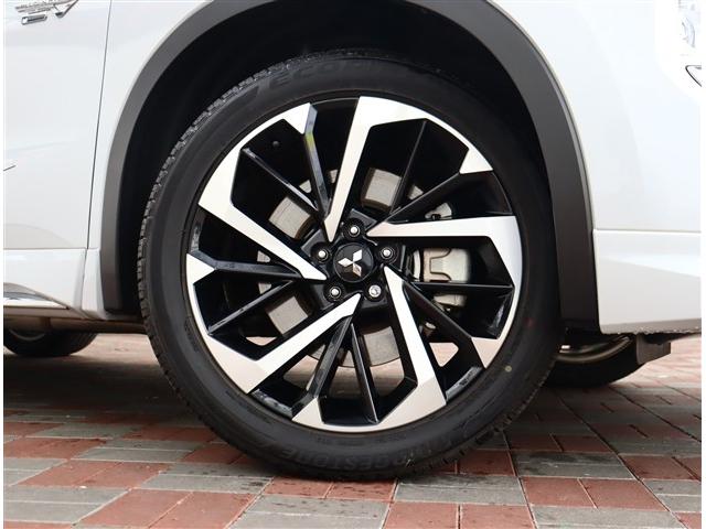 アウトランダーＰＨＥＶ Ｐ　純正９インチメモリーナビ　フルセグ　全方位カメラ　スマートキー　純正２０インチアルミ　スポーティパッケージ　エレガントパッケージ　マイパイロット　サンルーフ（34枚目）