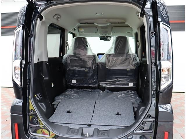 スペーシアカスタム ハイブリッドＸＳターボ　届け出済み未使用車　純正９インチメモリーナビ　フルセグ　全方位カメラ　純正１５インチアルミ　ＬＥＤヘッドライト＆フォグ　ステアリモコン　レーダークルコン　電動パーキング　マルチユースフラップ　ＨＵＤ（21枚目）