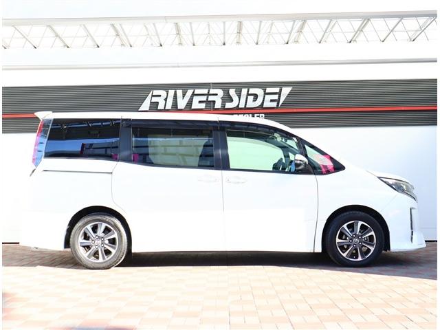 ノア Ｓｉ　純正１０インチメモリーナビフルセグバックカメラスマートキードラレコステアリモコンクルコンＥＴＣＬＥＤヘッドライト＆フォグ両側電動スライドアイドリングストップ（5枚目）