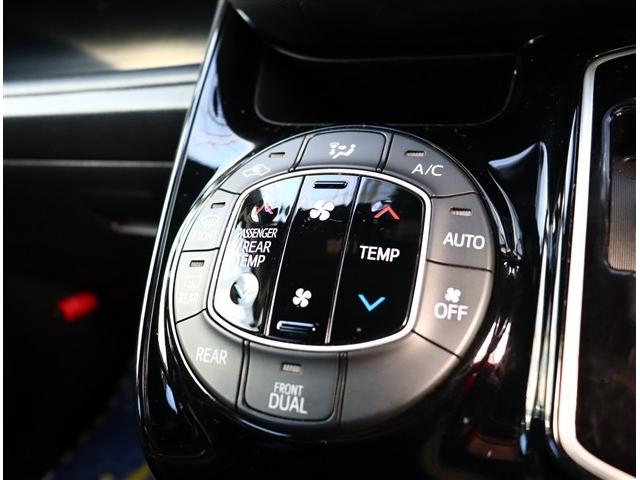 ノア Ｓｉ　純正１０インチメモリーナビフルセグバックカメラスマートキードラレコステアリモコンクルコンＥＴＣＬＥＤヘッドライト＆フォグ両側電動スライドアイドリングストップ（12枚目）