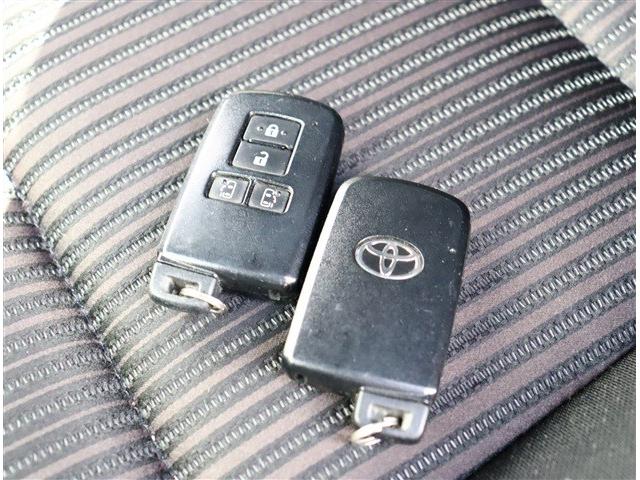 ノア Ｓｉ　純正１０インチメモリーナビフルセグバックカメラスマートキードラレコステアリモコンクルコンＥＴＣＬＥＤヘッドライト＆フォグ両側電動スライドアイドリングストップ（42枚目）