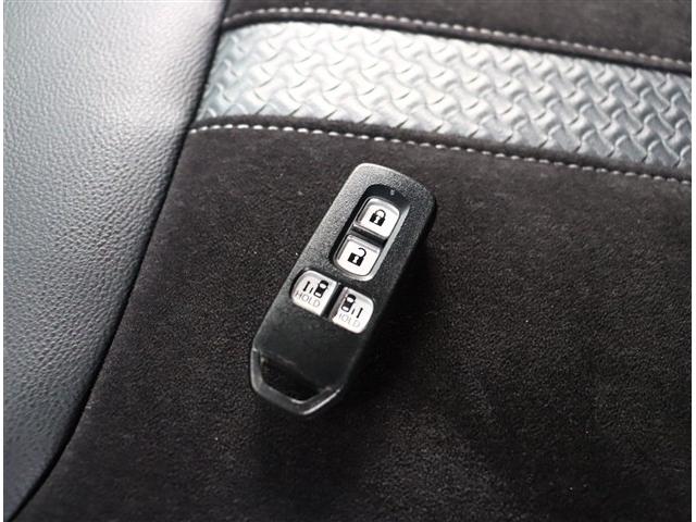 Ｎ－ＢＯＸカスタム ＥＸターボ　無限エアロ純正８インチメモリーナビフルセグバックカメラスマートキーＥＴＣ純正ドラレコハーフレザーシートシートヒーターステアリモコンレーダークルコンコーディネートスタイル１５インチアルミ（40枚目）