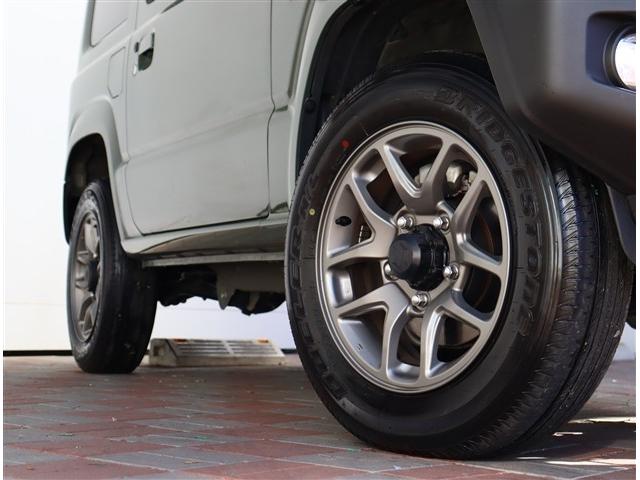 ジムニー ＸＣ　アルパイン１１インチナビフルセグバックカメラ純正１６インチアルミＬＥＤヘッドライト＆フォグステアリモコンクルーズコントロールデジタルインナーミラールーフキャリア背面カバー純正シートカバーワンオーナー（34枚目）