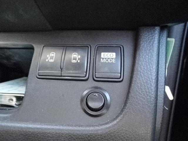 セレナ ライダー　ブラックライン　Ｓ－ハイブリッド　純正メモリーナビフルセグバックカメラスマートキー純正１６インチアルミＨＩＤライト＆フォグ両側電動スライドＬＥＤデイライトステアリモコンクルーズコントロール（12枚目）