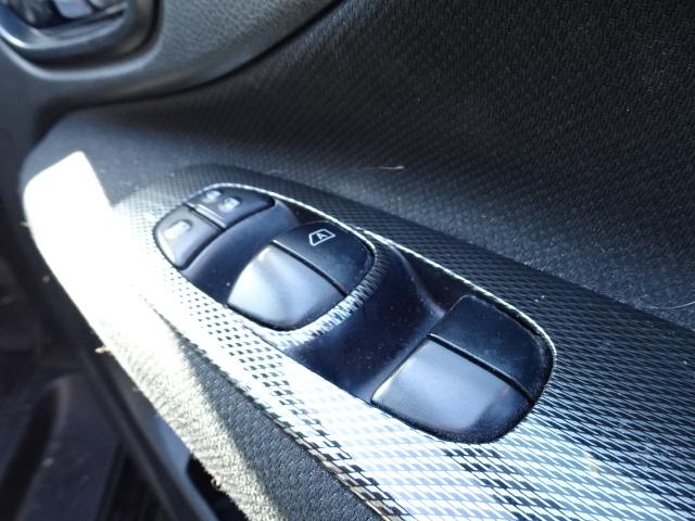 セレナ ライダー　ブラックライン　Ｓ－ハイブリッド　純正メモリーナビフルセグバックカメラスマートキー純正１６インチアルミＨＩＤライト＆フォグ両側電動スライドＬＥＤデイライトステアリモコンクルーズコントロール（13枚目）