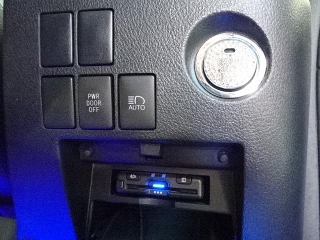 アルファード ２．５Ｇ　アルパインツインモニターベージュ革シートステアリモコンレーダークルコンＬＥＤヘッドライト＆フォグ両側電動スライド（12枚目）