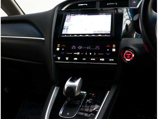 シャトル ハイブリッドＸ　ホンダセンシング　純正８インチメモリーナビフルセグバックカメラスマートキーＥＴＣＬＥＤヘッドライト＆フォグハーフレザーシートレーダークルコン前後ドラレココーナーセンサー（12枚目）