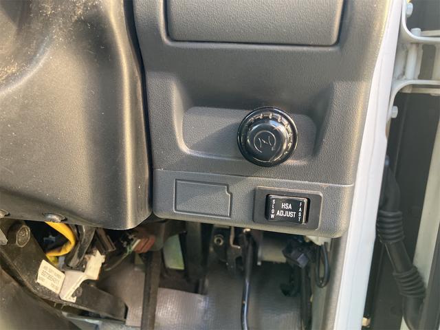 エルフトラック 高床　最大積載量３０００Ｋｇ・３ｔ・軽油・５速マニュアル・左電動格納ミラー・平床ボディ・エアコン・パワステ・エアバック・パワーウィンドウ・ＡＢＳ（13枚目）