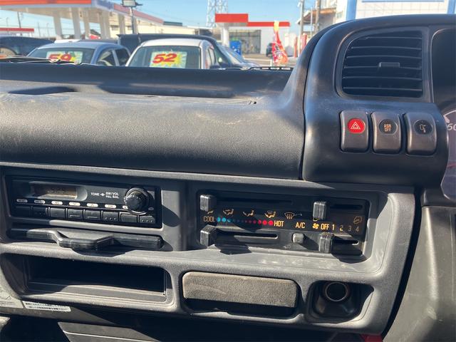 エルフトラック 高床　最大積載量３０００Ｋｇ・３ｔ・軽油・５速マニュアル・左電動格納ミラー・平床ボディ・エアコン・パワステ・エアバック・パワーウィンドウ・ＡＢＳ（18枚目）