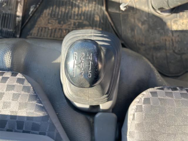 エルフトラック 高床　最大積載量３０００Ｋｇ・３ｔ・軽油・５速マニュアル・左電動格納ミラー・平床ボディ・エアコン・パワステ・エアバック・パワーウィンドウ・ＡＢＳ（22枚目）