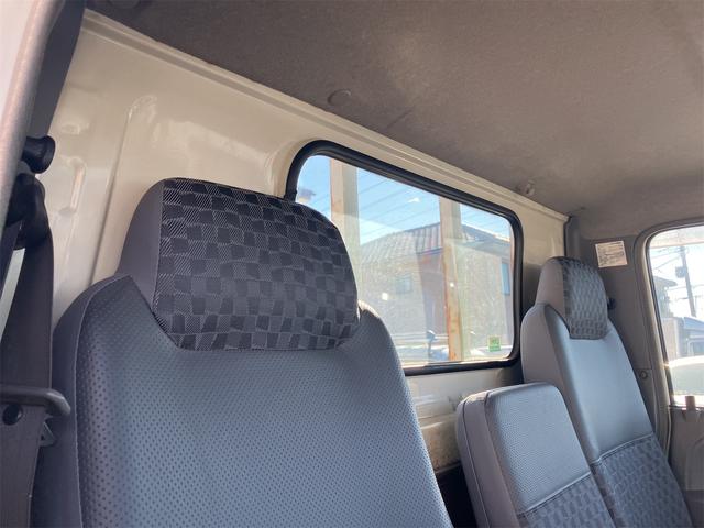 エルフトラック 高床　最大積載量３０００Ｋｇ・３ｔ・軽油・５速マニュアル・左電動格納ミラー・平床ボディ・エアコン・パワステ・エアバック・パワーウィンドウ・ＡＢＳ（23枚目）