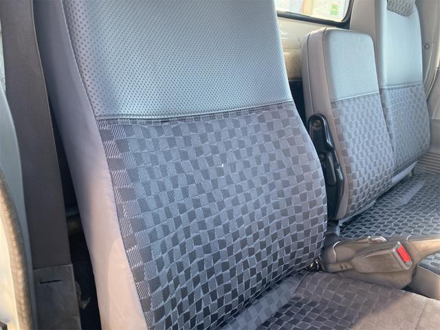 エルフトラック 高床　最大積載量３０００Ｋｇ・３ｔ・軽油・５速マニュアル・左電動格納ミラー・平床ボディ・エアコン・パワステ・エアバック・パワーウィンドウ・ＡＢＳ（24枚目）