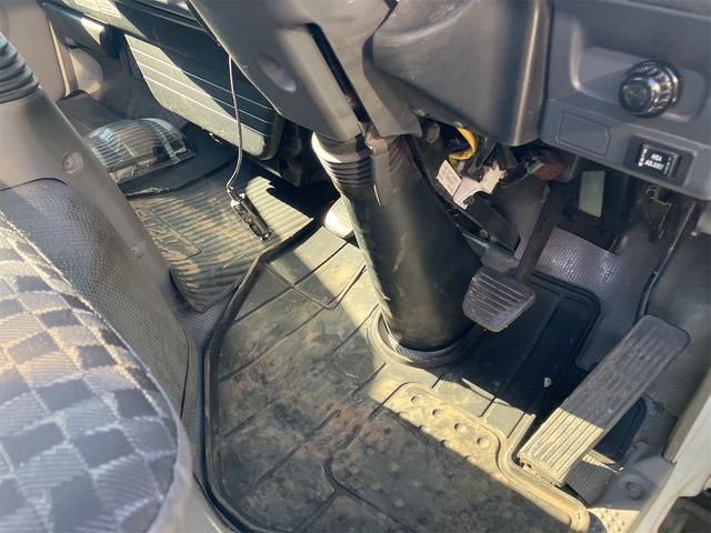 エルフトラック 高床　最大積載量３０００Ｋｇ・３ｔ・軽油・５速マニュアル・左電動格納ミラー・平床ボディ・エアコン・パワステ・エアバック・パワーウィンドウ・ＡＢＳ（26枚目）