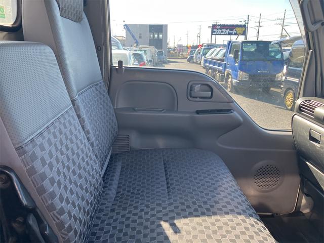 エルフトラック 高床　最大積載量３０００Ｋｇ・３ｔ・軽油・５速マニュアル・左電動格納ミラー・平床ボディ・エアコン・パワステ・エアバック・パワーウィンドウ・ＡＢＳ（28枚目）