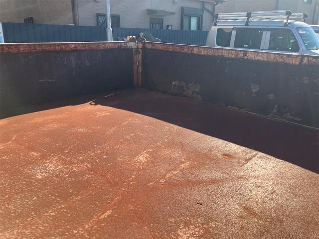 エルフトラック 高床　最大積載量３０００Ｋｇ・３ｔ・軽油・５速マニュアル・左電動格納ミラー・平床ボディ・エアコン・パワステ・エアバック・パワーウィンドウ・ＡＢＳ（35枚目）