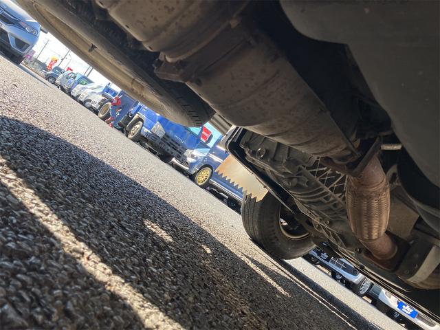 エルフトラック 高床　最大積載量３０００Ｋｇ・３ｔ・軽油・５速マニュアル・左電動格納ミラー・平床ボディ・エアコン・パワステ・エアバック・パワーウィンドウ・ＡＢＳ（43枚目）