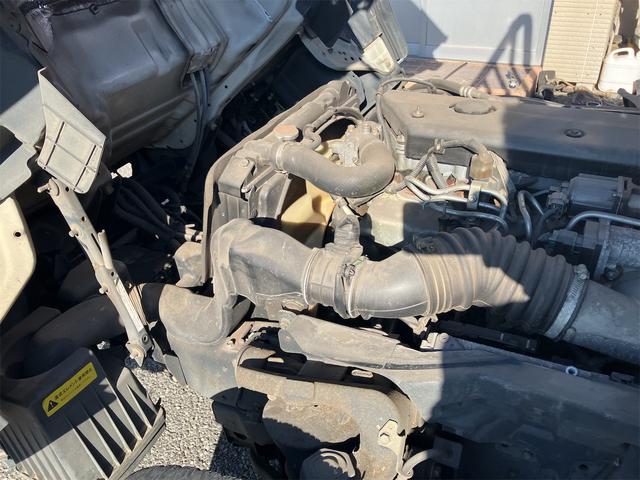 エルフトラック 高床　最大積載量３０００Ｋｇ・３ｔ・軽油・５速マニュアル・左電動格納ミラー・平床ボディ・エアコン・パワステ・エアバック・パワーウィンドウ・ＡＢＳ（46枚目）