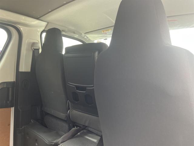 ハイエースバン ロングDX GLパッケージ 純正ワンセグTVナビ・Bluetooth接続・パノラマビューモニター・ETC・LEDヘッドライト・同色バンパー・キーレス2個・サイドカメラ・電動格納ミラー(45枚目)