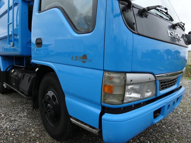 エルフトラック 　新明和　塵芥車　プレスパッカー　荷台容積４．２立方メートル　積載量２ｔ（6枚目）
