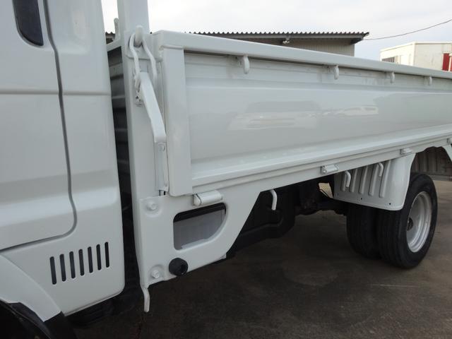 ボンゴトラック ワイドロー　４ＷＤ　ダブルタイヤ　低床　Ｈｉ－Ｌｏ切替付き　走行１８５００ｋｍ　積載量１ｔ　荷台鉄板仕上げ（13枚目）