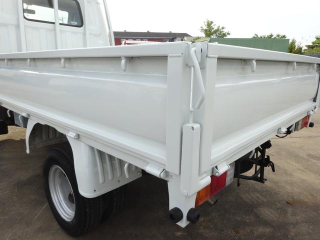 ボンゴトラック ワイドロー　４ＷＤ　ダブルタイヤ　低床　Ｈｉ－Ｌｏ切替付き　走行１８５００ｋｍ　積載量１ｔ　荷台鉄板仕上げ（14枚目）