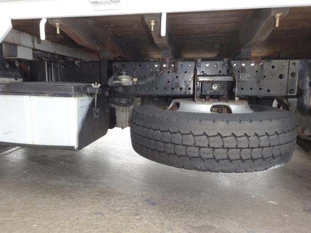 エルフトラック フルフラットロー　積載量２ｔ　全低床　荷台１０尺　ダブルタイヤ（17枚目）