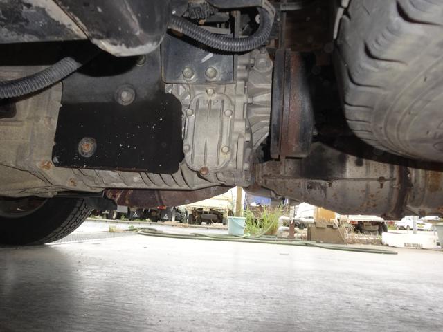 エルフトラック フルフラットロー　積載量２ｔ　全低床　荷台１０尺　ダブルタイヤ（18枚目）